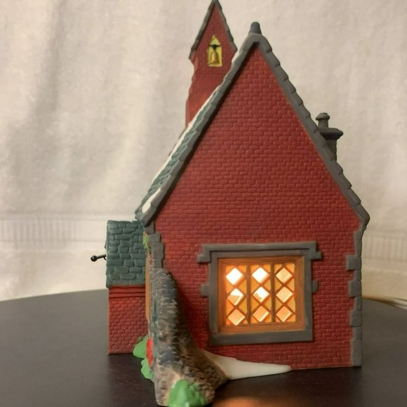 Dept 56 Dudden Cross Church Dickens Village Lighted Christmas Decoration - 1995 - Picture 8 of 12